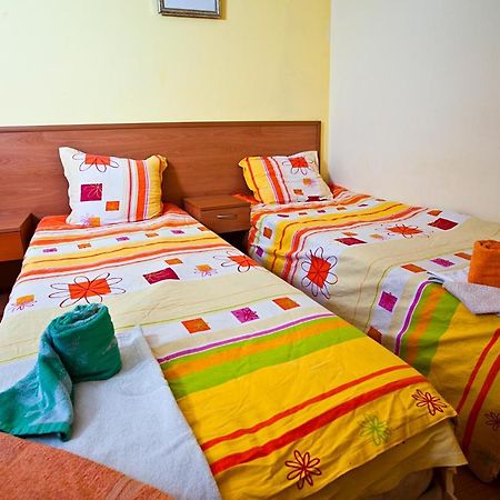 Familly Hotel Randevu Kranevo Exterior photo