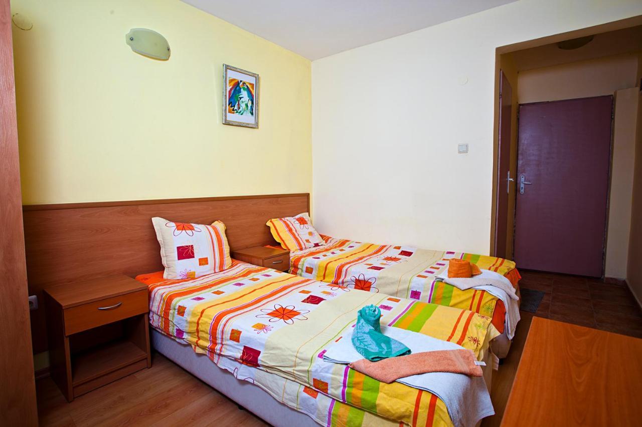 Familly Hotel Randevu Kranevo Exterior photo