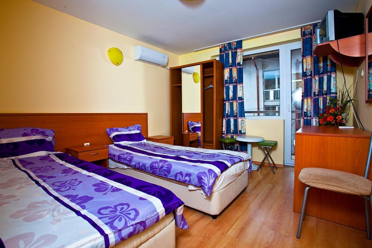 Familly Hotel Randevu Kranevo Exterior photo